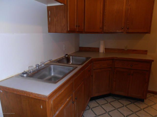 113 N Main St, Perry, MI 48872